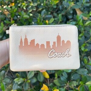 Coach NYC Jennifer Lopez Limited Edition Wristlet Pouch Wallet Zip Case Clutch